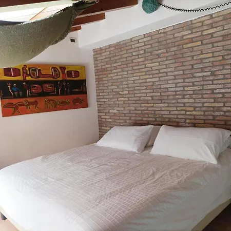 Aly Art Bed & Breakfast *